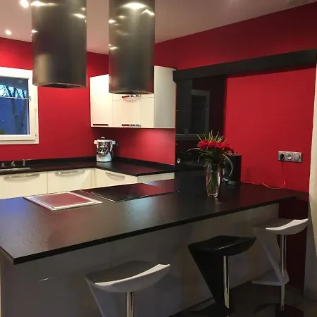 Maison De Avec Ses Petits *